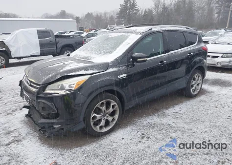 2013 Ford Escape Titanium z USA, uszkodzony, nr VIN 1FMCU9J9XDUB88460